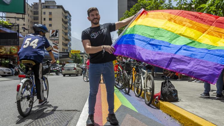 Venezuela decriminaliseert homoseksualiteit in het leger